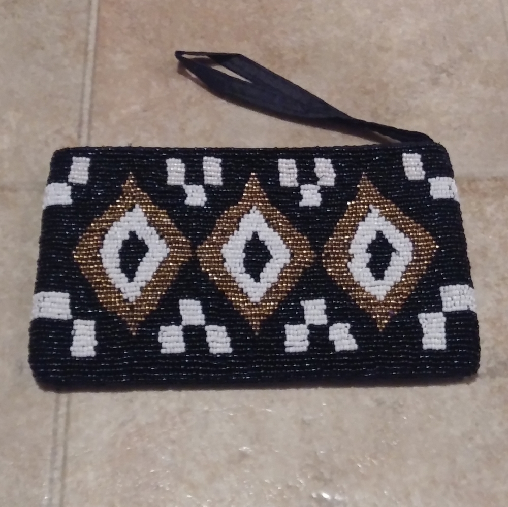 Handmade hand beaded black ,white + gold/bronze wrislet wallet from Mexico